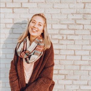 Meet your Posher, Hannah